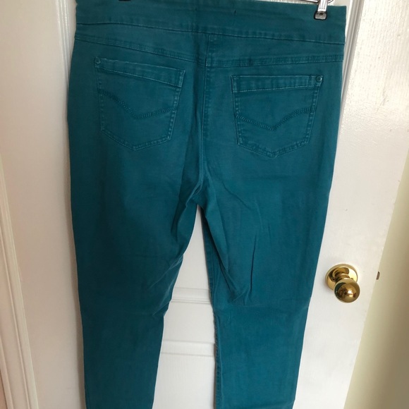 Reitmans Turquoise Jeans - Picture 4 of 4